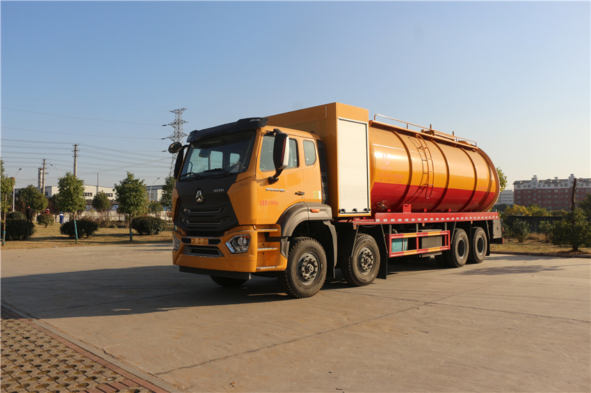 重汽豪沃8x4管道疏通車|CLT5312GQWZZ6型清洗吸污車