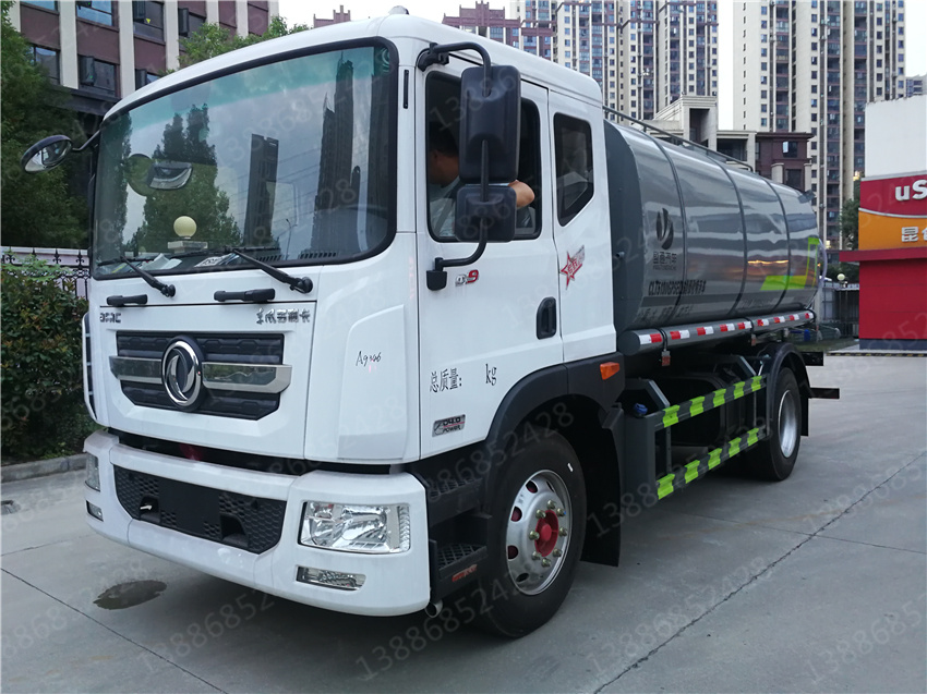 湖北盈通汽車藍牌3噸掃路車